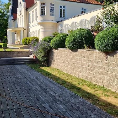 Chateau Radvanov Pension Mlada Vozice Екстериор снимка